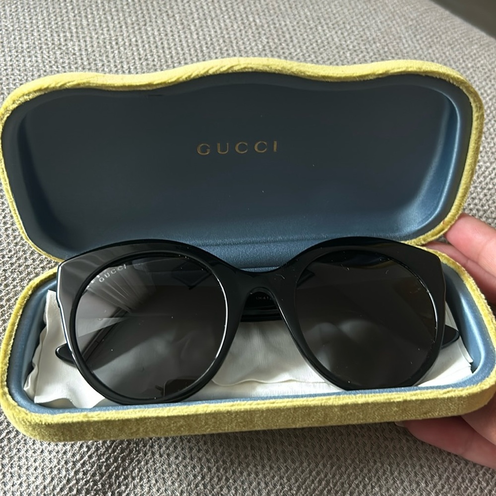 AUTHENTIC Gucci Sunglasses